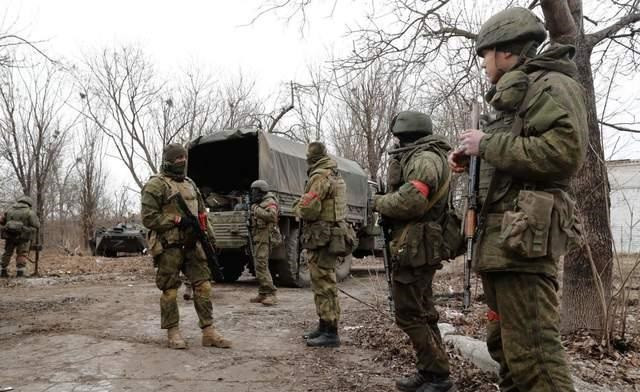 Từ đầu tháng 4, cả truyền thông Nga và Ukraine đều đưa tin, thành phố nhỏ Chasov Yar ở phía tây Bakhmut đang bị Quân đội Nga tấn công dữ dội. Hiện tại Quân đội Ukraine đang thiếu vũ khí hạng nặng và đạn pháo trầm trọng.