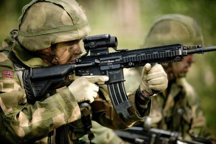 Với hiệu suất và độ tin cậy vượt trội, súng trường tiến công HK416F đã được nhiều quốc gia trên thế giới ưa chuộng. Không chỉ quân đội Pháp, người Na Uy đã đưa khẩu súng trường này vào trang bị cho quân đội từ lâu và nhận được phản hồi rất tốt.