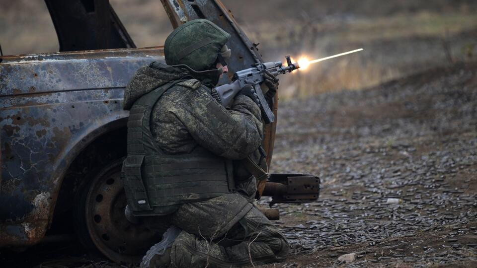 Một chỉ huy của Lữ đoàn đổ bộ đường không số 79 Mikolaiv đã yêu cầu bắt giữ những chỉ huy đã "ngu ngốc”, khi không hạ lệnh rút lui. Ông viết rằng “con đường đến Zaporozhye ở Kurakhove đã bị quân Nga khống chế. Trên thực tế, tôi không biết làm cách nào để ngăn chặn tình trạng này. Bằng cách này, người Nga sẽ nhanh chóng tiếp cận Zaporozhye”. 