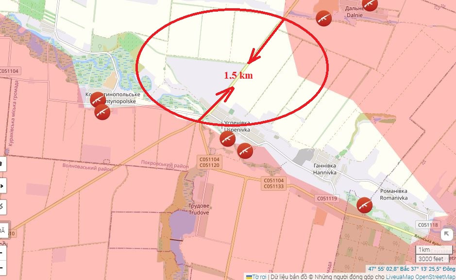 Hiện “nút cổ chai” của vòng vây tuyến phòng thủ phía nam sông Sukhi Yaly (lấy trục đường O0510 làm trung tâm), hiện thu hẹp còn 1,5 km. Theo trang Topwar, tại khu vực Konstantinopolsky-Ostrovsky, tình hình với quân Ukraine thậm chí còn đáng buồn hơn, khi quân Ukraine ở đây thường xuyên chạy trốn khỏi các vị trí mà không tham chiến.