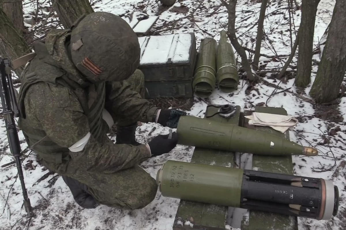 Sau khi phát hiện ra vị trí của người điều khiển UAV, quân Nga ngay lập tức tấn công bằng vũ khí mạnh mẽ có độ chính xác cao, như bom lượn có điều khiển, tên lửa chiến thuật Iskander M, bệ phóng tên lửa "Tornado", đạn pháo dẫn đường Krasnopol-M2...