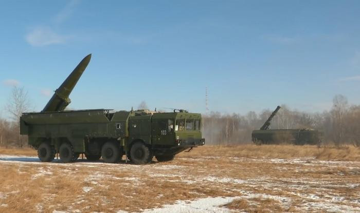 Đánh giá từ cuộc chiến Nga-Ukraine và các cuộc xung đột ở Trung Đông, tên lửa đạn đạo đã hoàn toàn lật ngược tình thế. Nó không còn là một loại vũ khí bị “bỏ rơi”, mà đã trở thành một ngôi sao trên sân khấu quân sự.