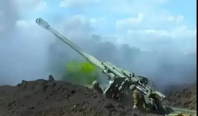 Do đó, từ giai đoạn hai của trận Donbass bắt đầu từ tháng 4, cự ly tiến quân trung bình mỗi ngày của Quân đội Nga chỉ là 100-200 mét. Bù lại, thiệt hại về quân số và trang bị của Quân đội Nga giảm rõ rệt và thương vong của Quân đội Ukraine tăng lên.