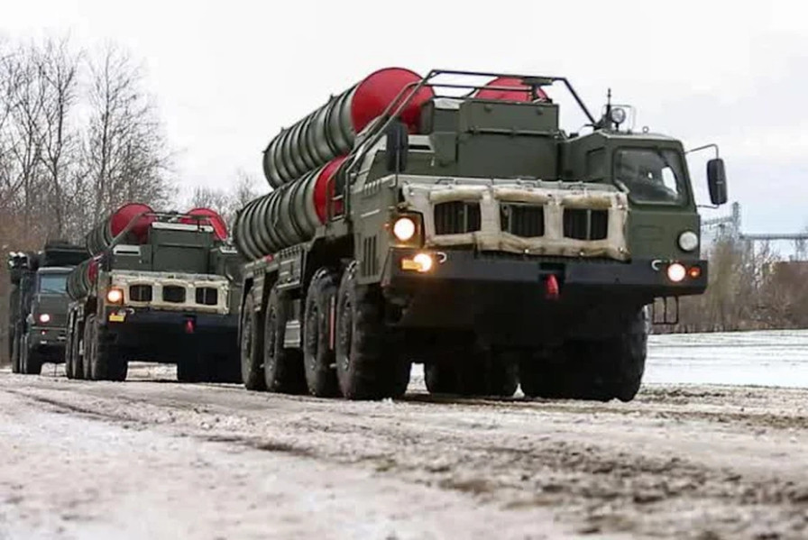 Nhưng chuyên gia Mỹ cố tình quên một điều, đối thủ của Ukraine hiện nay là Nga, có lực lượng phòng không rất mạnh và hoàn toàn làm chủ bầu trời. Nên nhớ, những UAV tấn công, chỉ phát huy ở chiến trường, khi đối phương có lực lượng phòng không yếu, như ở Afghanistan hay Iraq, mà Mỹ đã sử dụng trước đó.