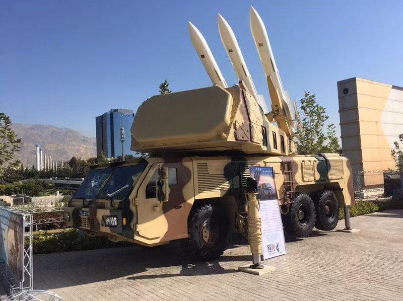 UAV MQ-4C của Mỹ, được thiết kế để lẩn tránh lưới phòng không hiện đại, với độ cao hành trình nằm ngoài tầm đánh chặn của nhiều tổ hợp tên lửa. Việc nó bị tên lửa phòng không, không mấy hiện đại của Iran bắn rơi, đã khiến nhiều quan chức Lầu Năm Góc bất ngờ.