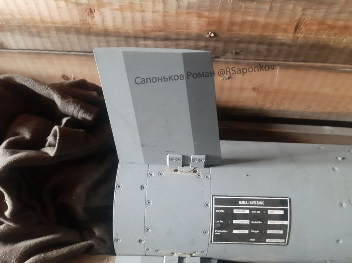 Tuy nhiên, những chiếc UAV TB2 mà cả quân đội và lãnh đạo đất nước Ukraine kỳ vọng, đã bị phá hủy ngay trong những ngày đầu tiên Nga bắt đầu chiến dịch quân sự và việc vội vã rút chạy, bỏ cả vũ khí đắt tiền trang bị cho UAV TB2, cũng là lý do giải thích cho sự vắng mặt của UAV TB2 trong cuộc chiến. 