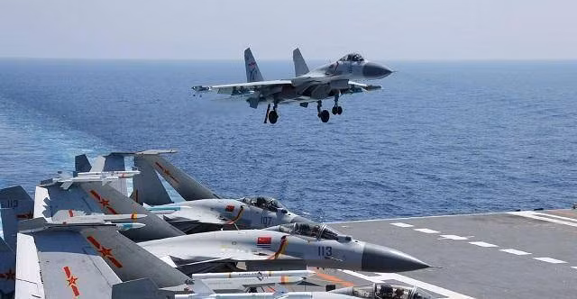 Cach Trung Quoc bien Lieu Ninh tu sat vun thanh tau san bay-Hinh-14