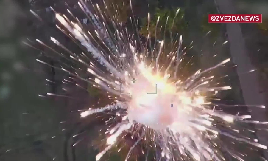 Đoạn phim kết thúc với một cột khói khổng lồ bốc ra từ hệ thống phòng không tầm thấp có nguồn gốc từ Anh, nhưng không cho thấy chính xác thiệt hại của đòn đánh. Nhưng tốc độ tấn công cao của UAV Lancet “rất ấn tượng”. 