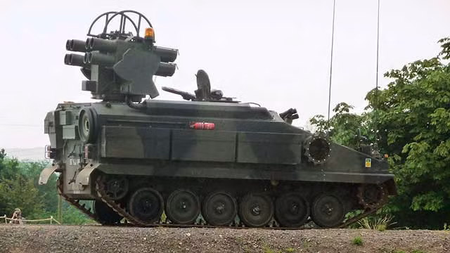 Hệ thống phòng không Stormer HVM do công ty Alvis Vickers của Anh phát triển, sử dụng khung gầm xe bọc thép Alvis Stormer và tổ hợp phòng không Starstreak. Stormer HVM được đưa vào biên chế quân đội Anh từ những năm 1997. Tháng 7/2022, một số hệ thống phòng không Stormer HVM được Anh chuyển giao cho Ukraine.