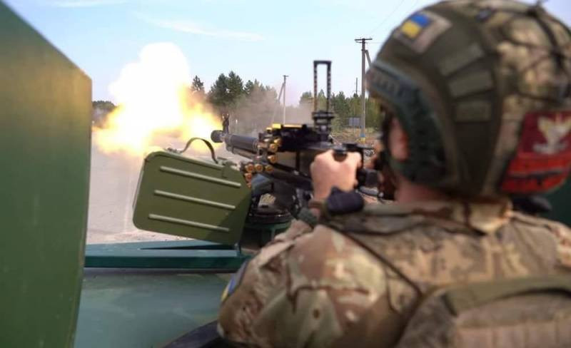 Thiếu tá Maxim Zorin, chỉ huy phó Lữ đoàn xung kích Azov số 3 của quân đội Ukraine, cho biết: "Quân đội Ukraine đã chiếm hoàn toàn làng Andrevka”. Ông cũng cho biết quân đội Ukraine đã kiểm soát thành công tuyến đường sắt từ bắc tới nam Bakhmut; đường sắt là tuyến hỗ trợ và là chỗ đứng cho cuộc tấn công tiếp theo. 