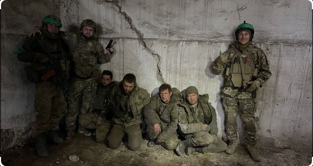 Điều đáng chú ý là Lữ đoàn bộ binh cơ giới độc lập số 72 của Nga chịu trách nhiệm bảo vệ làng Andrevka đã bị bao vây trong cuộc phản công của quân đội Ukraine. Một số đơn vị không thể đột phá vòng vây và cuối cùng bị tiêu diệt ở phía đông làng Andrevka.