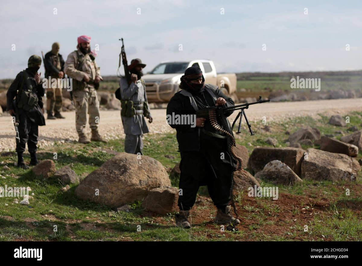 Một chuyên gia Nga phân tích: “Những phiến quân này thường xuyên tổ chức các cuộc tấn công khủng bố vào quân đội Nga. Việc tập trung với số lượng đông chiến binh như vậy, là cơ hội để quân đội Nga có thể gây ra thiệt hại lớn cho đối phương”.