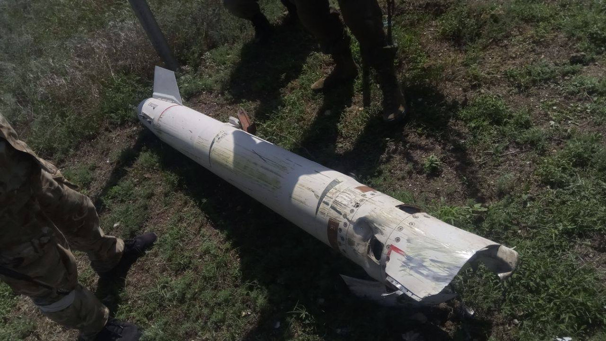 Thực tế này chỉ ra rằng, các tên lửa hành trình chống radar AGM-88A của Mỹ đã bị lạc hậu và rất dễ bị chế áp bởi hoạt động của các hệ thống tác chiến điện tử và đây là phương tiện hiệu quả nhất, để đẩy lùi các cuộc tấn công bất ngờ từ các Quân đội Ukraine, kể cả khi sử dụng vũ khí tên lửa.