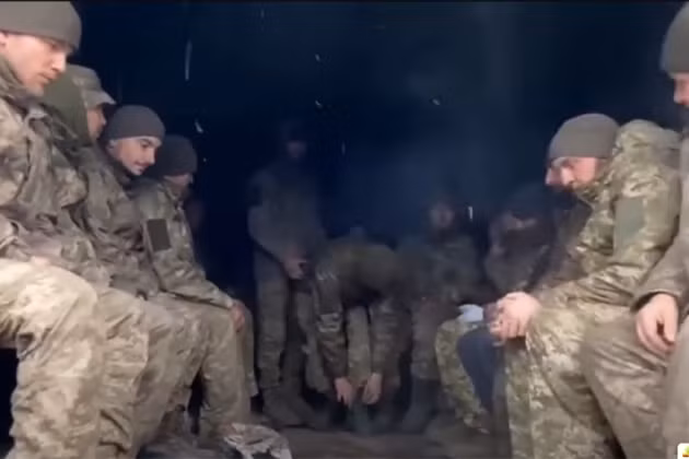 Theo dự đoán, trong vòng 24 giờ tới, thành phố Bakhmut có thể bị quân đội Ukraine triệt thoái hoàn toàn; hiện điều này cũng được xác nhận bởi một số chuyên gia quân sự và phóng viên chiến trường Nga, rõ ràng là chiến dịch Bakhmut đã đi vào giai đoạn cuối. 