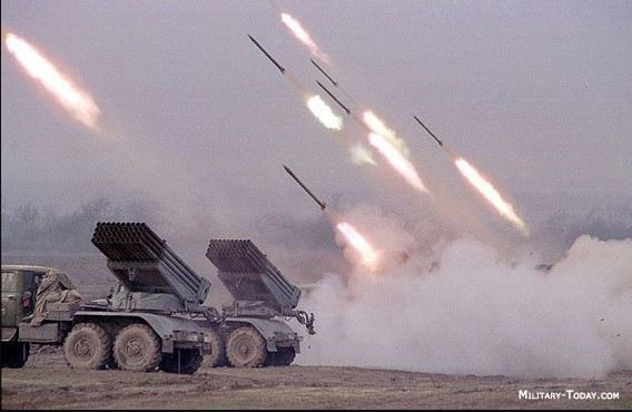 Theo thông tin mới nhất từ các phóng viên chiến trường, quân Wagner đang tích cực tổ chức các cuộc tấn công và họ sử dụng pháo phản lực phóng loạt BM-21 Grad để tấn công vào các vị trí phòng ngự còn lại của Quân đội Ukraine, nhằm đè bẹp mọi nỗ lực chống cự.