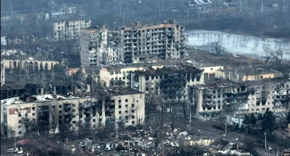 Đánh giá chung, mặc dù quân đội Nga đã tràn ngập gần như hoàn toàn Bakhmut, nhưng vẫn còn một loạt vấn đề cần phải khắc phục; chẳng hạn như cách xử lý mạng lưới cống ngầm và đường hầm bí mật của quân đội Ukraine ở Bakhmut, và một số lượng lớn các tòa nhà đơn lẻ kiên cố.