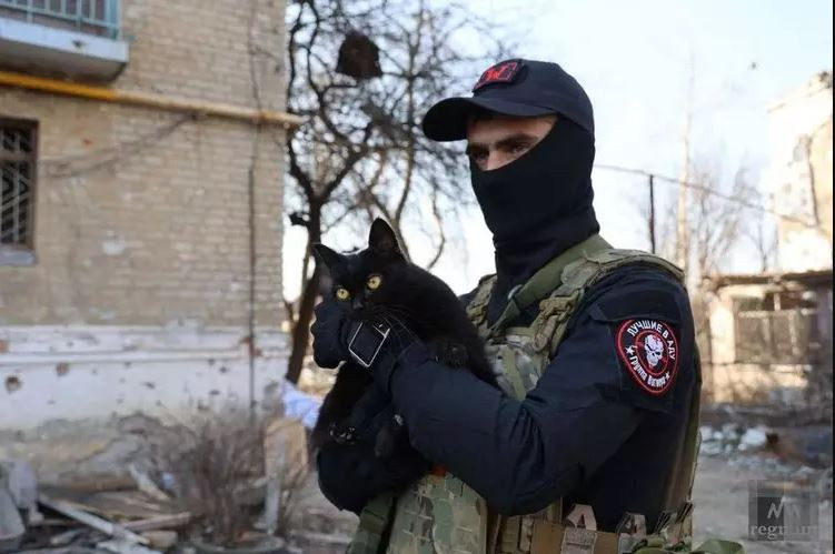 Gần đây, các mũi trinh sát của quân Wagner ban ngày đã bí mật tiếp cận các vị trí của quân đội Ukraine phòng ngự để tiến hành trinh sát và chỉ điểm trực tiếp cho pháo binh của Quân đội Nga bắn phá các tòa nhà và lần lượt chọc thủng tuyến phòng thủ mới do quân đội Ukraine thiết lập. 