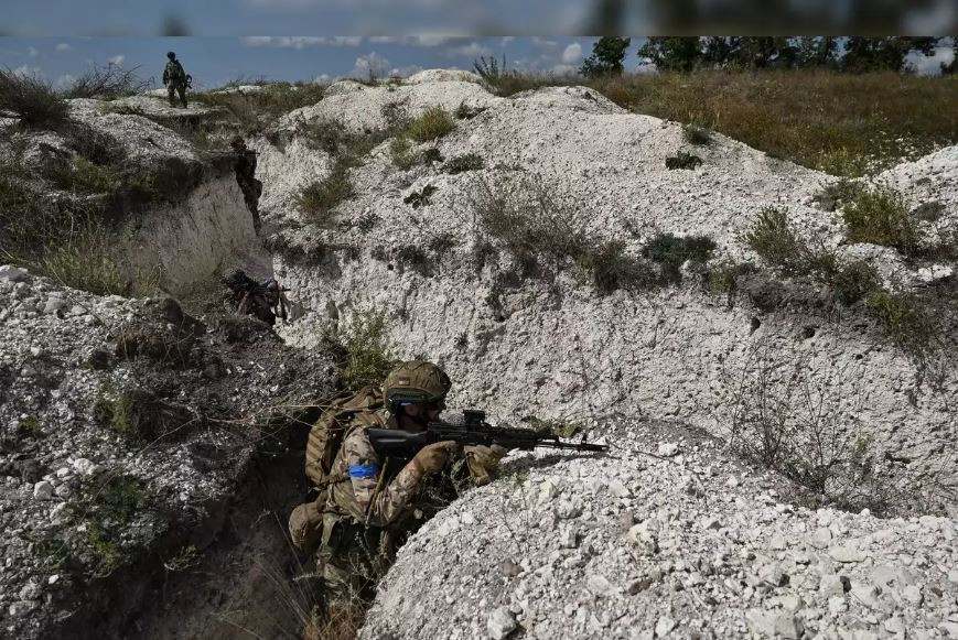 Nếu quân đội Ukraine chiếm thành công các điểm cao bên sườn của Krisivka và Andrevka, họ sẽ có thể tấn công trực tiếp vào thành phố Bakhmut từ phía nam. Chiến thuật này đã được Quân đội Nga áp dụng trước kia.