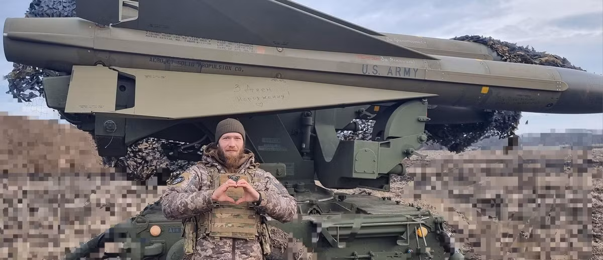 Đại tá Oleksandr, chỉ huy một đơn vị phòng không Ukraine, đã mô tả cách hệ thống HAWK được sử dụng để đánh chặn tên lửa hành trình của Nga và UAV Geran-2 (Ukraine gọi là Shahed-136). Ông nhấn mạnh hiệu quả của hệ thống chống lại các mối đe dọa này, chia sẻ kinh nghiệm của mình về việc sử dụng thành công. 