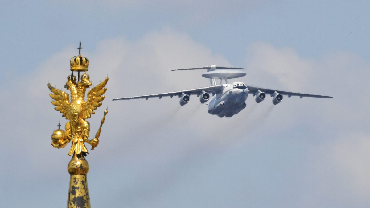 Radar bay A-50 được Liên Xô đưa vào biên chế chiến đấu từ năm 1985; sau khi Liên Xô tan rã, những máy bay này được Nga thừa kế. Tuy nhiên thiết kế này của Liên Xô đã bị coi là lạc hậu; do vậy, nó đã được Nga nâng cấp gần đây để đáp ứng yêu cầu của cuộc chiến trong thế kỷ 21.