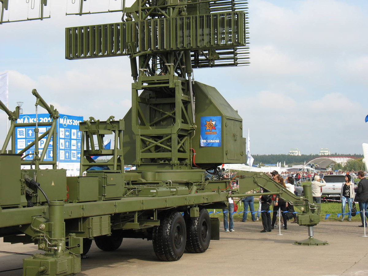 Theo nguồn thông tin, radar Sky-T với các phiên bản khác nhau, là một loại khí tài không thể thiếu trong Triển lãm Hàng không Moscow. Loại radar này luôn thu hút sự chú ý của đông đảo các chuyên gia nước ngoài với những tính năng và hiệu suất tuyệt vời.