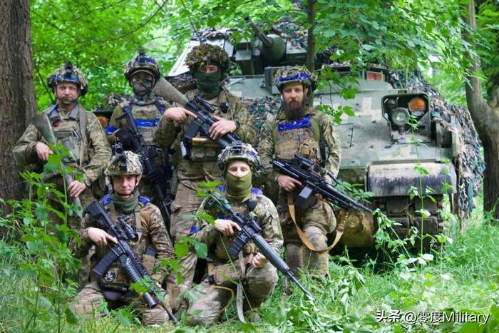 Phương tiện bọc thép mà Mỹ viện trợ cho Ukraine bị thiệt hại nhiều nhất là xe chiến đấu bộ binh Bradley. Theo thống kê của Oryx, Ukraine đã mất ít nhất 125 xe chiến đấu bộ binh Bradley trong chiến đấu, trong đó một nửa số đó đã bị phá hủy hoàn toàn trên chiến trường.