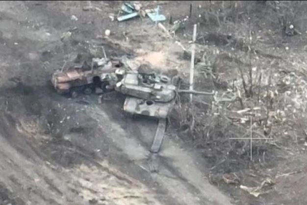 Năm 2023, Mỹ đã cung cấp 31 xe tăng chiến đấu chủ lực M1A1SA cho Ukraine. Theo báo cáo từ tổ chức tình báo nguồn mở Oryx của Hà Lan, sau một năm rưỡi giao tranh ác liệt, Lữ đoàn bộ binh cơ giới 47, đơn vị duy nhất được trang bị những xe tăng này, đã mất ít nhất 17 xe M1A1 Abrams. Kết quả là lữ đoàn không thể hình thành khả năng chiến đấu hiệu quả, do không đủ xe tăng. 