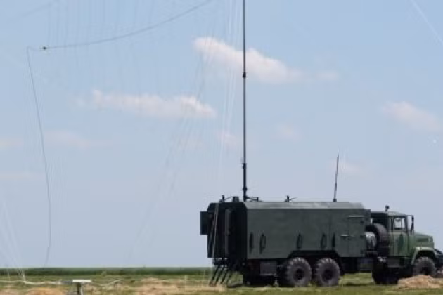 Theo các nguồn tin của DPR, thông tin tình báo có thể khẳng định rằng, hệ thống tác chiến điện tử Bukovel của Quân đội Ukraine, có thể làm nhiễu và ngăn chặn hoạt động của hệ thống định vị toàn cầu GPS và GLONASS của các thiết bị bay không người lái và thiết bị liên lạc vệ tinh.