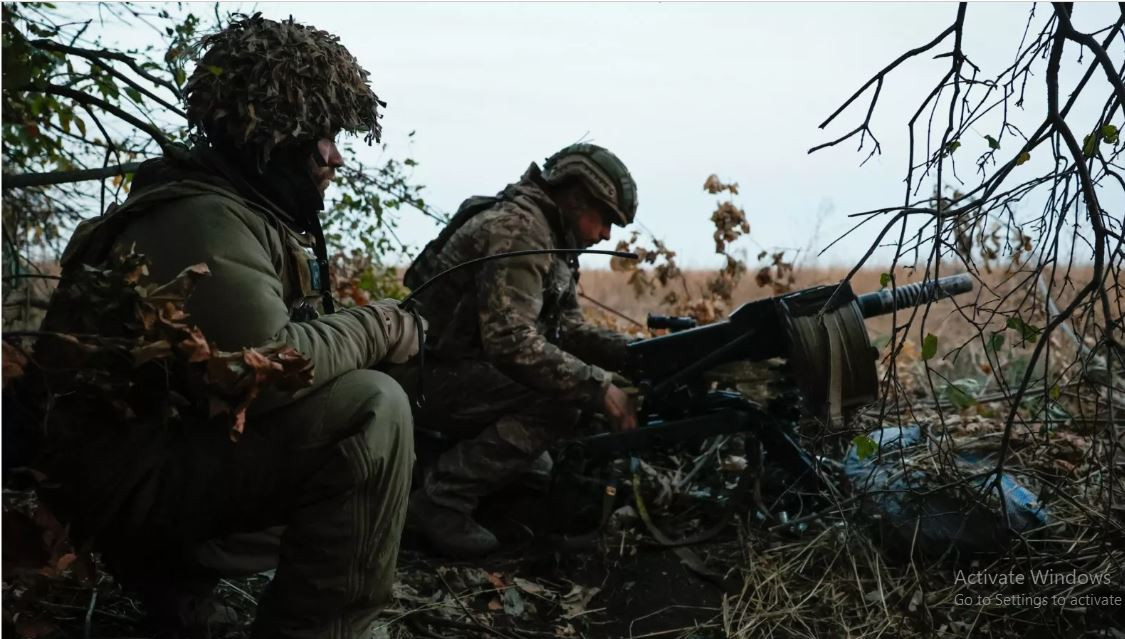 Nhưng Quân đội Ukraine đã trải qua tình huống như vậy ở Mariupol và mọi chuyện kết thúc như thế nào thì ai cũng biết. Các chuyên gia quân sự tại Square nghiêng về phương án thứ hai, nhấn mạnh rằng ngay cả việc đưa lực lượng mới vào chiến đấu, bao gồm cả 3 lữ đoàn mới, cũng không mang lại kết quả như mong đợi.