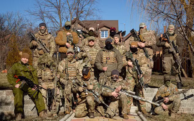 Theo các phương tiện truyền thông Pháp đưa tin trước đó, nhóm lính đánh thuê Wagner đã thống nhất với nhau rằng, các binh sĩ có thể thành lập đội chiến đấu của riêng mình, sau đó nhận nhiệm vụ do cấp trên giao; sau khi hoàn thành nhiệm vụ có thể nhận được tiền thưởng cao.