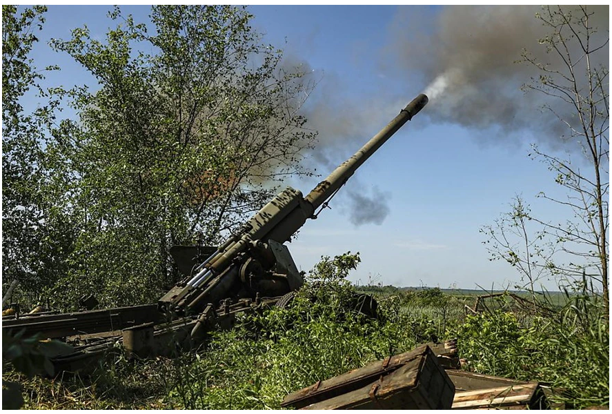 Theo thông tin một ngày trước đó, lực lượng dân quân của "Cộng hòa Nhân dân Donetsk", đã tiếp cận thành phố Slavyansk từ phía bắc và phía tây.