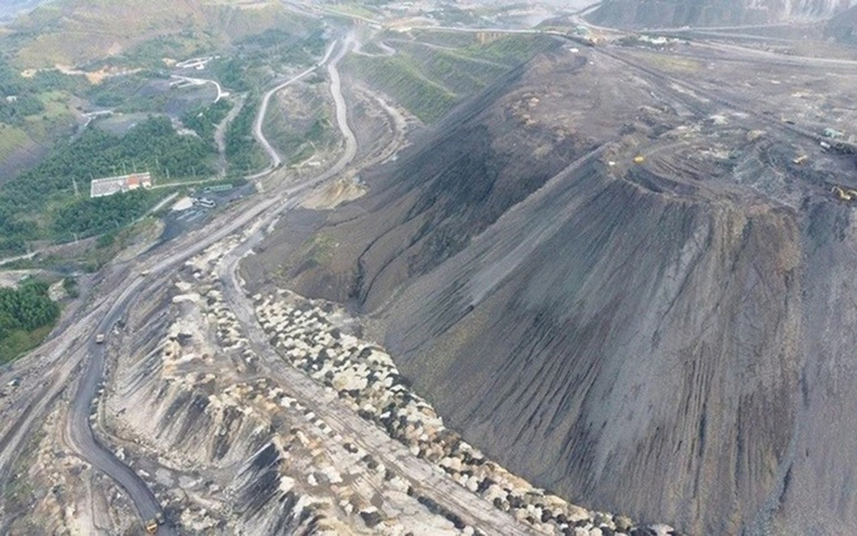 Tình báo quân đội Anh trong một thông tin mới nhất cho biết, quân Nga đã đạt được những thắng lợi đáng kể trong trận chiến giành Avdiivka. Lực lượng tấn công của Nga đã áp sát Nhà máy than cốc; cứ điểm phòng thủ chính của Quân đội Ukraine kể từ giữa tháng 10. 