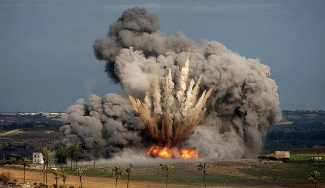 Tuy nhiên, với sự hồi phục của lực lượng không quân chiến thuật Nga, Bộ Tổng tham mưu Quân đội Nga đang xây dựng kế hoạch chiếm giữ Nhà máy than cốc với tổn thất tối thiểu của Nga; trong đó sẽ chủ yếu dùng hỏa lực không quân ném bom có điều khiển hạng nặng, kết hợp pháo binh bắn phá.