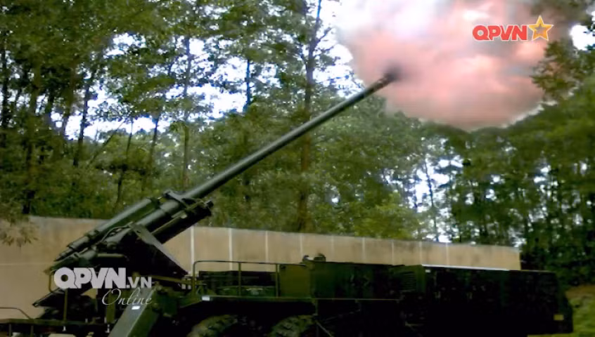 Trên khẩu PTH-130-K255B được trình chiếu trên kênh Quốc phòng VIệt Nam, chưa thấy cấu hình lấy phần tử tự động và điều khiển hỏa lực hiện đại. Về giá pháo vẫn là giá pháo M46 thao tác thủ công, nên có vẻ như pháo hiện không có chức năng điều khiển hỏa lực và vận hành tự động.