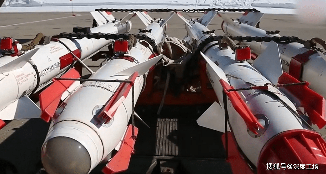 Ngoài việc Mỹ và NATO ủng hộ Ukraine, có hai lý do chính đó là, thứ nhất là cuộc xung đột Nga-Ukraine đã trở thành một cuộc chiến tiêu hao lâu dài, đòi hỏi sức mạnh quốc gia; đó là có nền sản xuất công nghiệp tự chủ tương đối cao. 