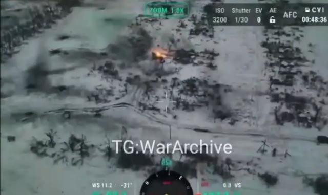 Sau đó, hai bên nhanh chóng giữ khoảng cách, trong khoảng thời gian này, xe chiến đấu bộ binh M2A2 di chuyển linh hoạt và liên tục sử dụng pháo bắn nhanh 25mm M242 Bushmaster liên tục bắn trúng xe tăng Nga.