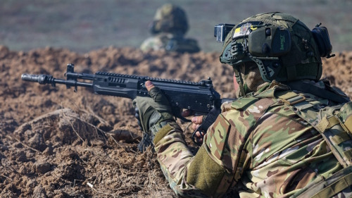 Trước đó, Quân đội Nga đã tiêu diệt một nhóm quân Ukraine, đang chốt giữ một vị trí kiên cố tại nhà máy vật liệu chịu lửa. Có thông tin cho biết, gần đây tại khu vực Chasovy Yar xảy ra nhiều trường hợp quân Ukraine đào ngũ.