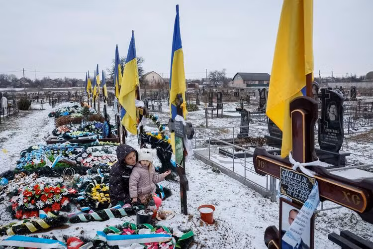 Hãng tin TASS ngày 24/2 dẫn thông tin của Bộ Quốc phòng Nga cho biết, kể từ khi xung đột giữa 2 nước nổ ra cách đây 3 năm, số quân nhân Ukraine thiệt mạng và bị thương là gần 1,08 triệu người. Trong đó, con số thương vong riêng trong năm 2024 là hơn 595.000 người; vượt 2 năm đầu.