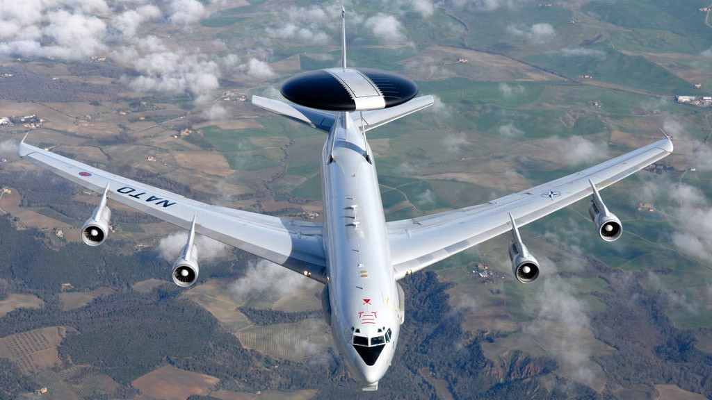 Những máy bay cảnh báo sớm của NATO, bay bay lượn gần không phận Ukraine, kịp thời cung cấp cho mạng lưới phòng không của Ukraine thông tin trên không với tốc độ gần theo thời gian thực và có thể phát hiện hành động phóng tên lửa KH-101 của những chiếc Tu-95MS Bear, nhưng không phát hiện được đường bay của tên lửa.