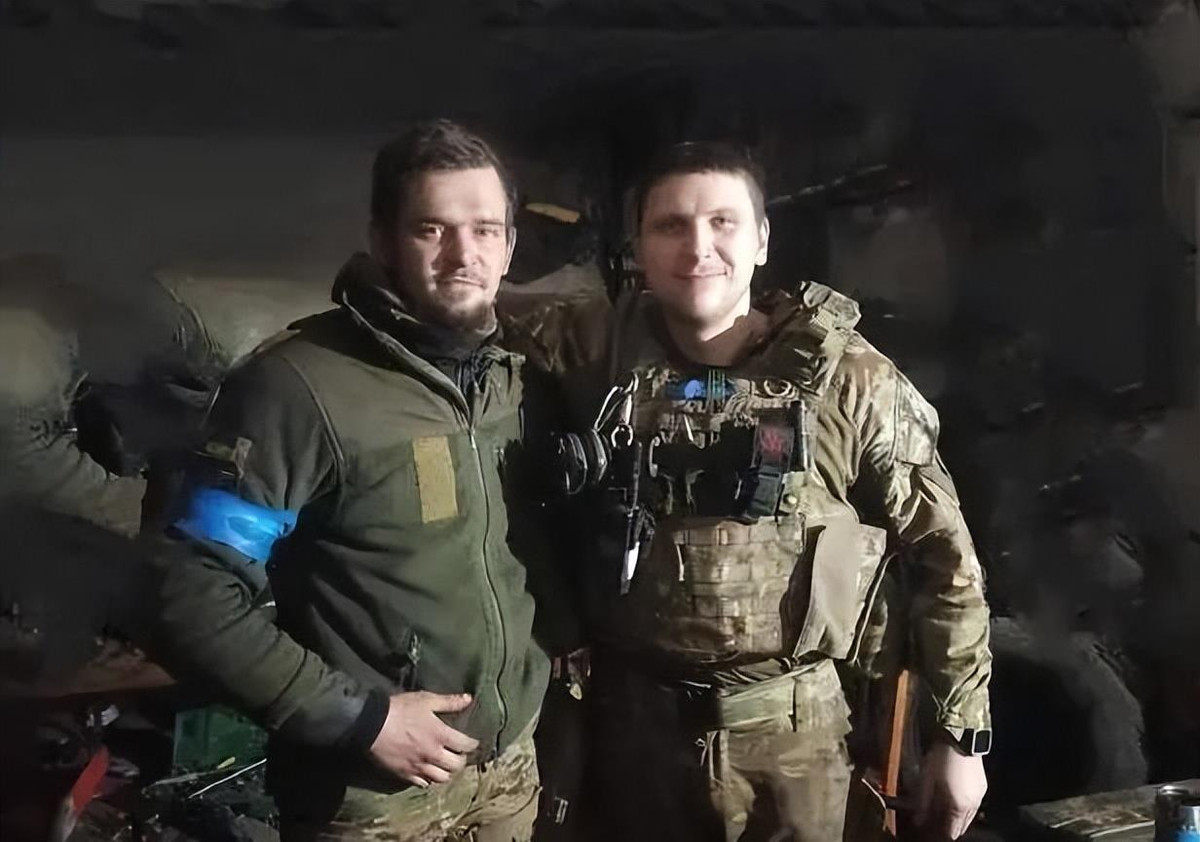 Hiện tại, Quân đội Ukraine và Tiểu đoàn Azov trong Nhà máy thép Azovstal có thể có máy phát điện, kết nối Internet và cũng có thể sử dụng cả UAV để theo dõi và trinh sát các hành động của quân Nga.