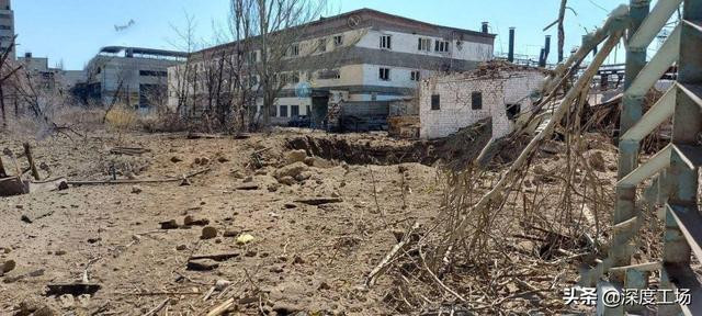 Do vậy có thể khẳng định, hiện Lực lượng vũ trang Ukraine cố thủ trong Nhà máy thép Azovstal, có cả vũ khí hạng nặng được cất giấu trong tầng hầm của Nhà máy thép và có thể có rất nhiều đường hầm và tầng hầm của các tòa nhà chưa được biết đến.