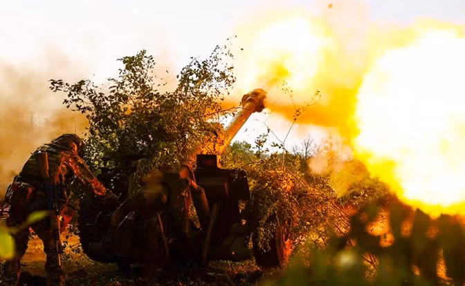 Hiện các loại hỏa lực pháo binh, không quân và máy bay không người lái của Nga đang tích cực tấn công vào quân Ukraine, không chỉ các lực lượng vượt qua biên giới, mà còn được thực hiện vào lực lượng dự bị tập trung ở tỉnh Sumy, phần lãnh thổ của Ukraine.