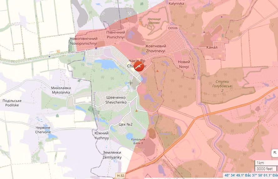 Kênh Rybar, dẫn lời chuyên gia quân sự Nga Andrey Marochko cho biết tại mặt trận Chasov Yar, quân đội Nga (RFAF) đã tiếp cận được tuyến phòng thủ quan trọng của quân đội Ukraine (AFU) tại đây.