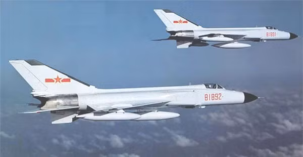 Nhưng khi đó, Trung Quốc mới cải cách và mở cửa, điều kiện kinh tế chưa đủ để mua loại chiến đấu cơ đắt tiền và hiện đại như vậy.