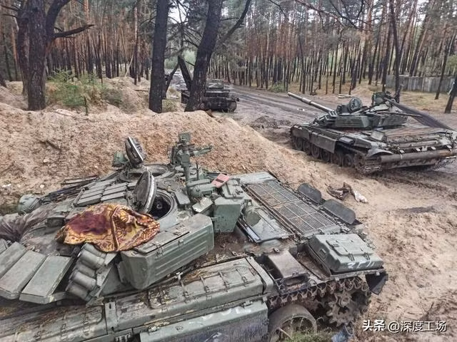 Hiệu quả chiến đấu của hai bên về cơ bản là tương đương nhau, nhưng quân đội Ukraine có ưu thế về quân số. Mặc dù quân đội Nga có ưu thế về hỏa lực pháo binh gấp 10 lần, nhưng quân đội Ukraine cũng có điểm cộng là bố trí được một lượng lớn quân số và đặc biệt là đã xây dựng trận địa phòng ngự kiên cố.