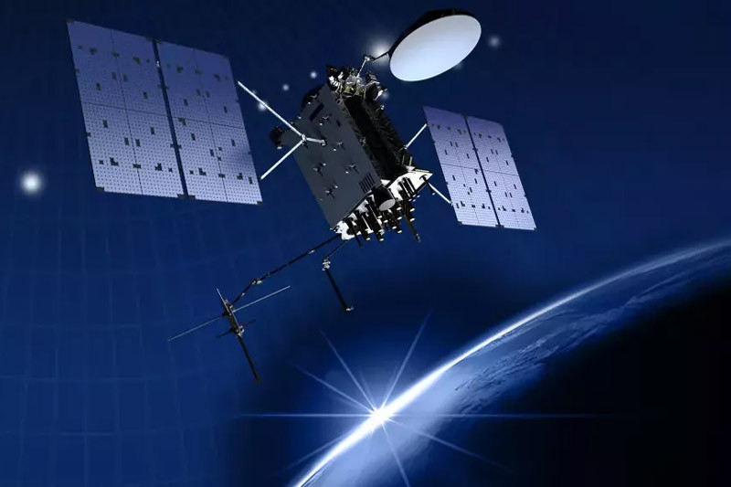 Điều quan trọng là mô-đun JDAM dựa trên hệ thống dẫn đường quán tính (INS) có hỗ trợ hiệu chỉnh sai số bằng GPS. Có nghĩa là hệ thống dẫn đường INS của JDAM, phải đảm bảo giữ được độ chính xác ở mức độ đáng kể, ngay cả khi tín hiệu GPS không hoạt động, bị gây nhiễu hoặc bị mất; nhưng vấn đề kỹ thuật này rất khó khăn. 