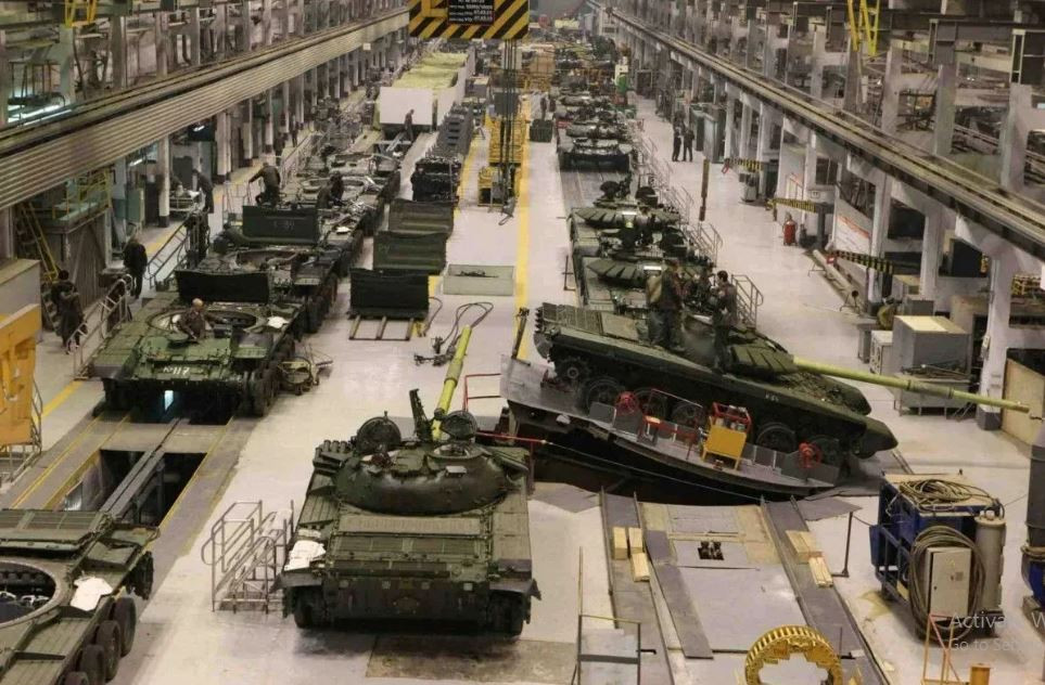 Trong một cuộc chiến tranh tiêu hao, sức mạnh thật sự là năng lực sản xuất công nghiệp và khả năng chịu đựng tổn thất; về mặt này, rõ ràng Nga cao hơn phương Tây và Ukraine. Nhất là hiện nay, họ đã chuyển sang nền kinh tế thời chiến.