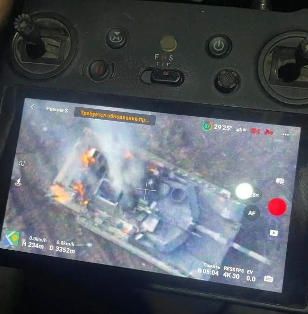 Sở dĩ việc quân Nga tiêu diệt chiếc xe tăng Mỹ thu hút sự chú ý lớn từ thế giới bên ngoài vì đây là xe tăng chiến đấu chủ lực M1A1 đầu tiên bị tiêu diệt trong cuộc xung đột Nga-Ukraine và có video chứng minh tại chỗ. Có thể nói là đã phá vỡ huyền thoại bất khả chiến bại về xe tăng M1A1. 