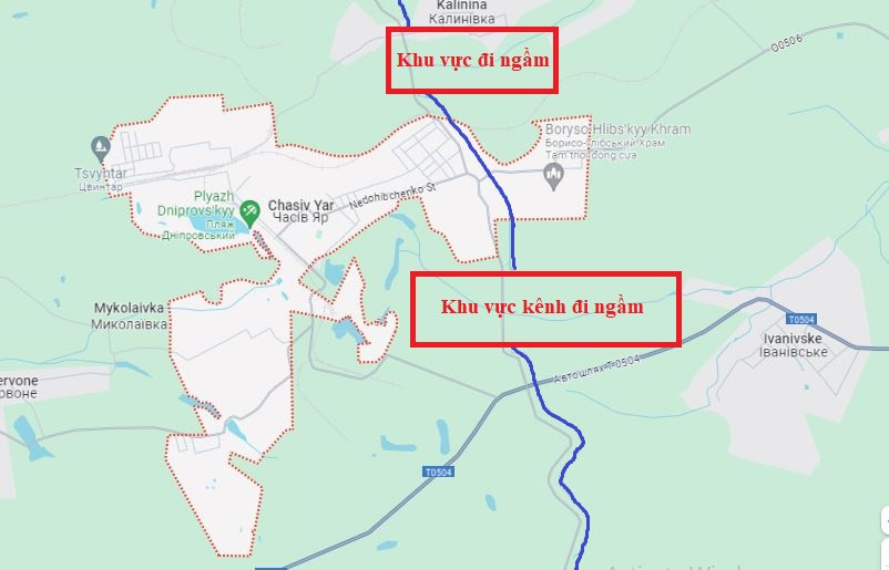 Khi Quân đội Nga ổn định được vị trí ở phía đông kênh đào, họ sẽ gây áp lực lớn hơn cho Quân đội Ukraine. Hiện nay ở hai đầu con kênh chảy qua thành phố, có hai đoạn đi ngầm dưới mặt đất, quân Nga có thể tận dụng hai vị trí này, để đưa lực lượng cơ giới vào trung tâm Chasov Yar.
