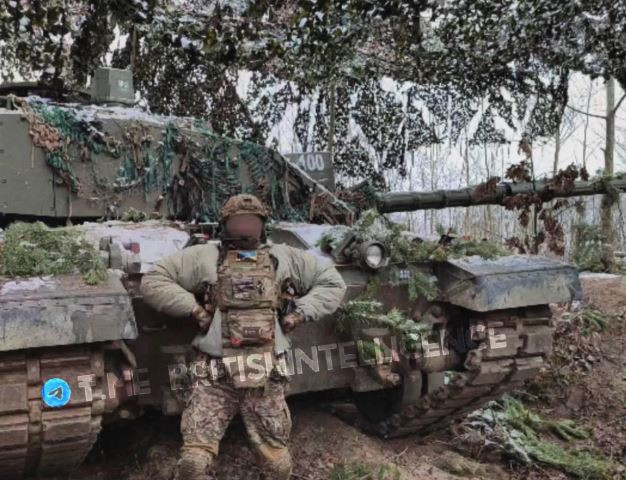 Sau khi cuộc phản công mùa hè của Ukraine chính thức thất bại, Lữ đoàn 82 vẫn tiếp tục chiến đấu ở khu vực Rabotino, chứ không tăng viện cho mặt trận khác; tuy nhiên Lữ đoàn cũng không tạo được bước đột phá nào. Vừa qua, quân Nga mở cuộc phản công chiếm lại Rabotino, Lữ đoàn phải lùi về sát thị trấn Orekhiv và phòng thủ tại đây (Nguồn ảnh: CNN, Reuters, Forbes).